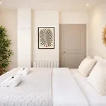 Marais Access - Premium For 4 Apartmán *