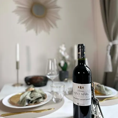 Marais Access - Premium For 4 Paris