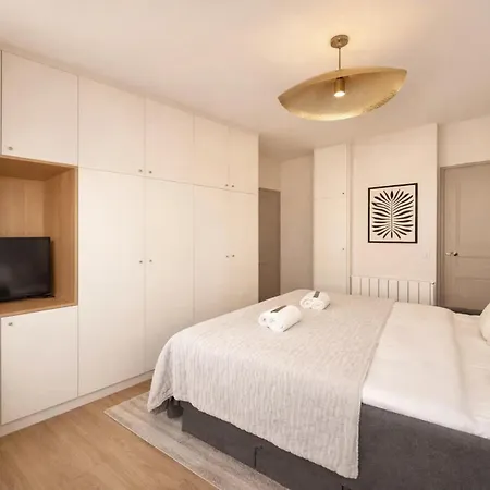 Marais Access - Premium For 4 * Paryż